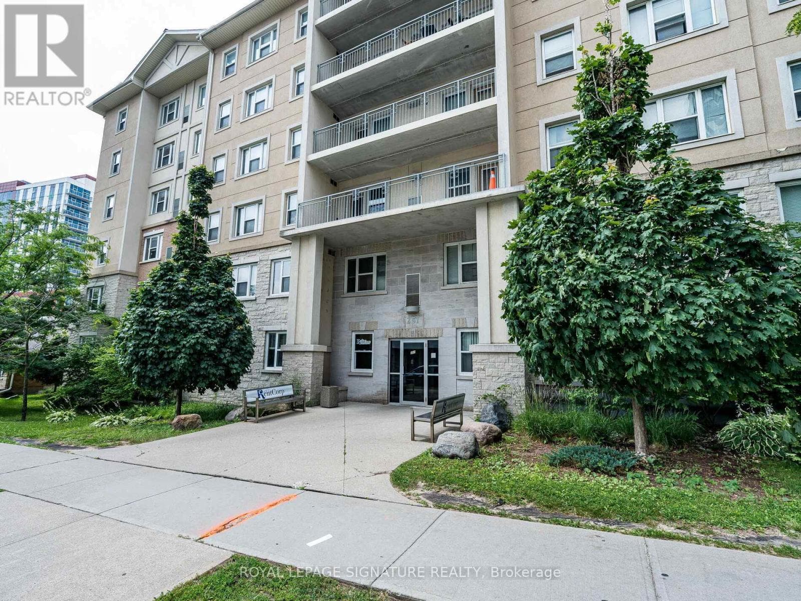 206 - 251 LESTER STREET — photo 2