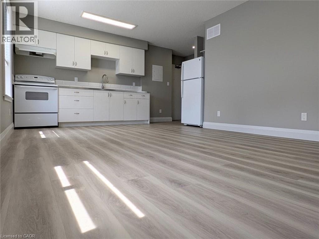 135 N WELLINGTON Street N Unit# 11 — photo 3