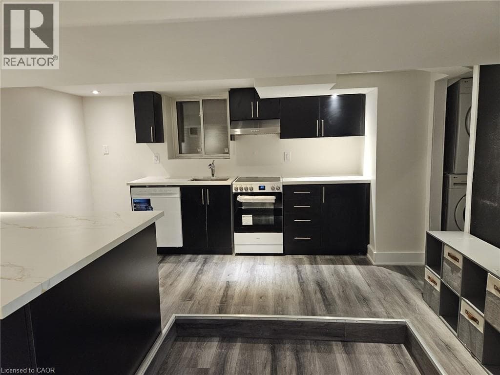 134 BRIDGEPORT Road E Unit# Lower — photo 1