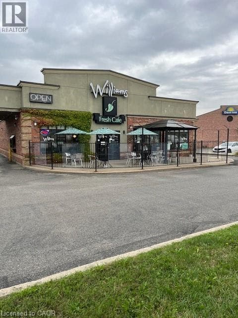 4500 KING Street E — photo 1