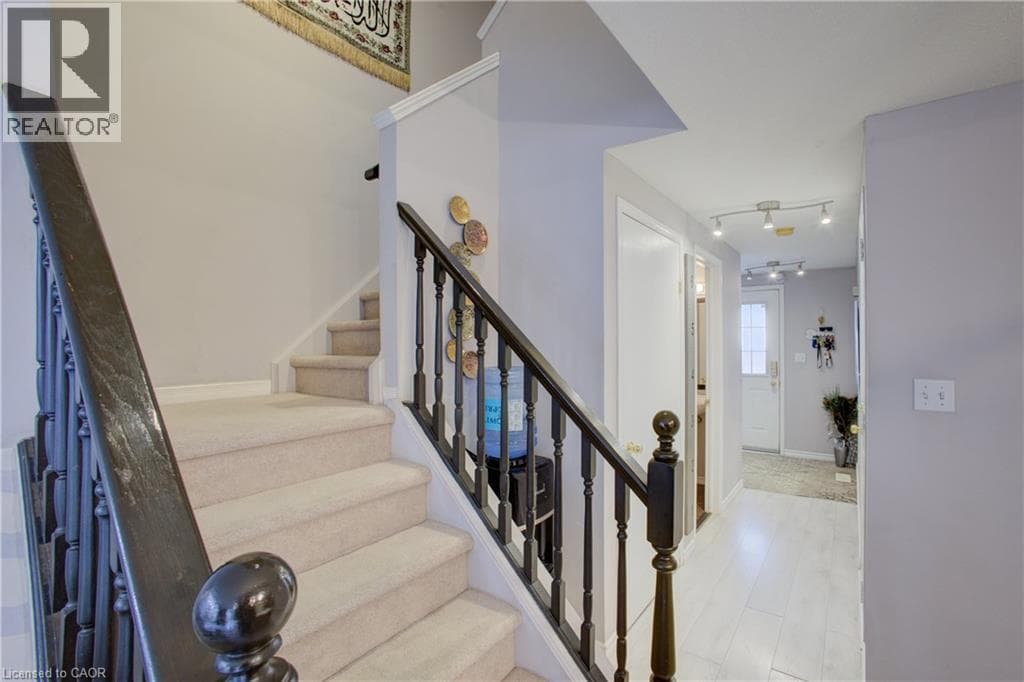 53 PROSPERITY Drive — photo 3
