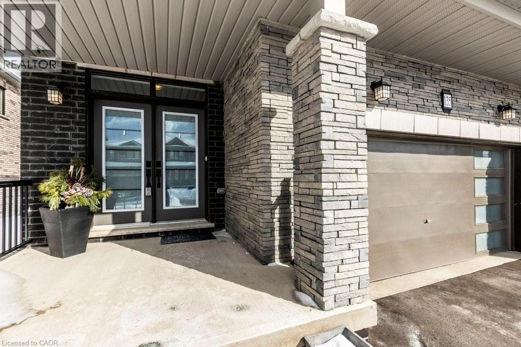 135 EVA Drive — photo 3
