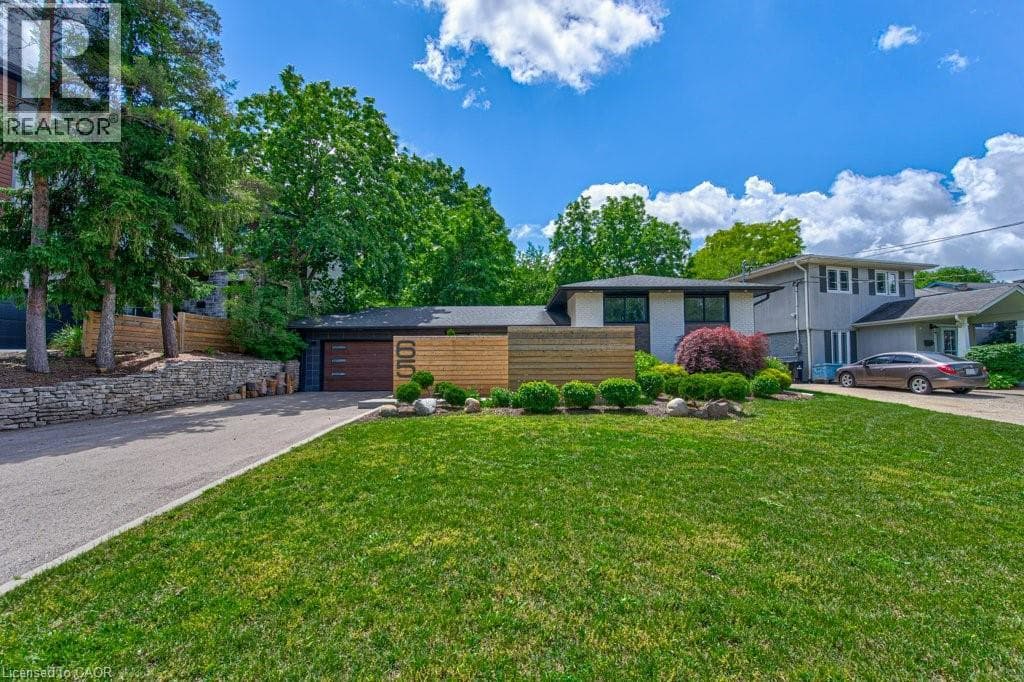65 LANG Crescent — photo 1