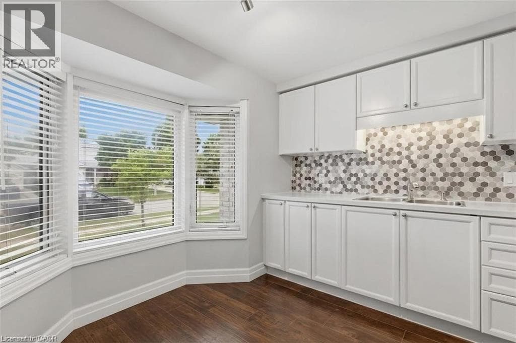 207 B AUBURN Drive — photo 2