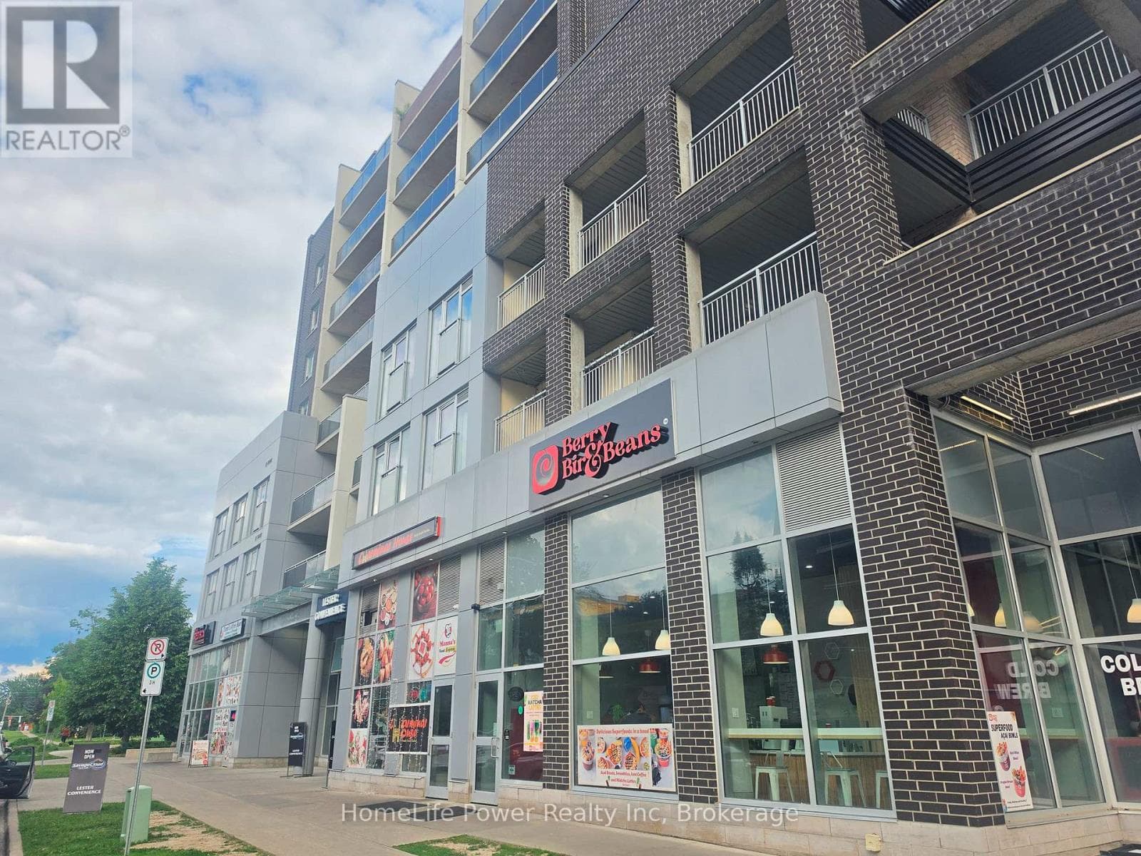 111 - 280 LESTER STREET — photo 2