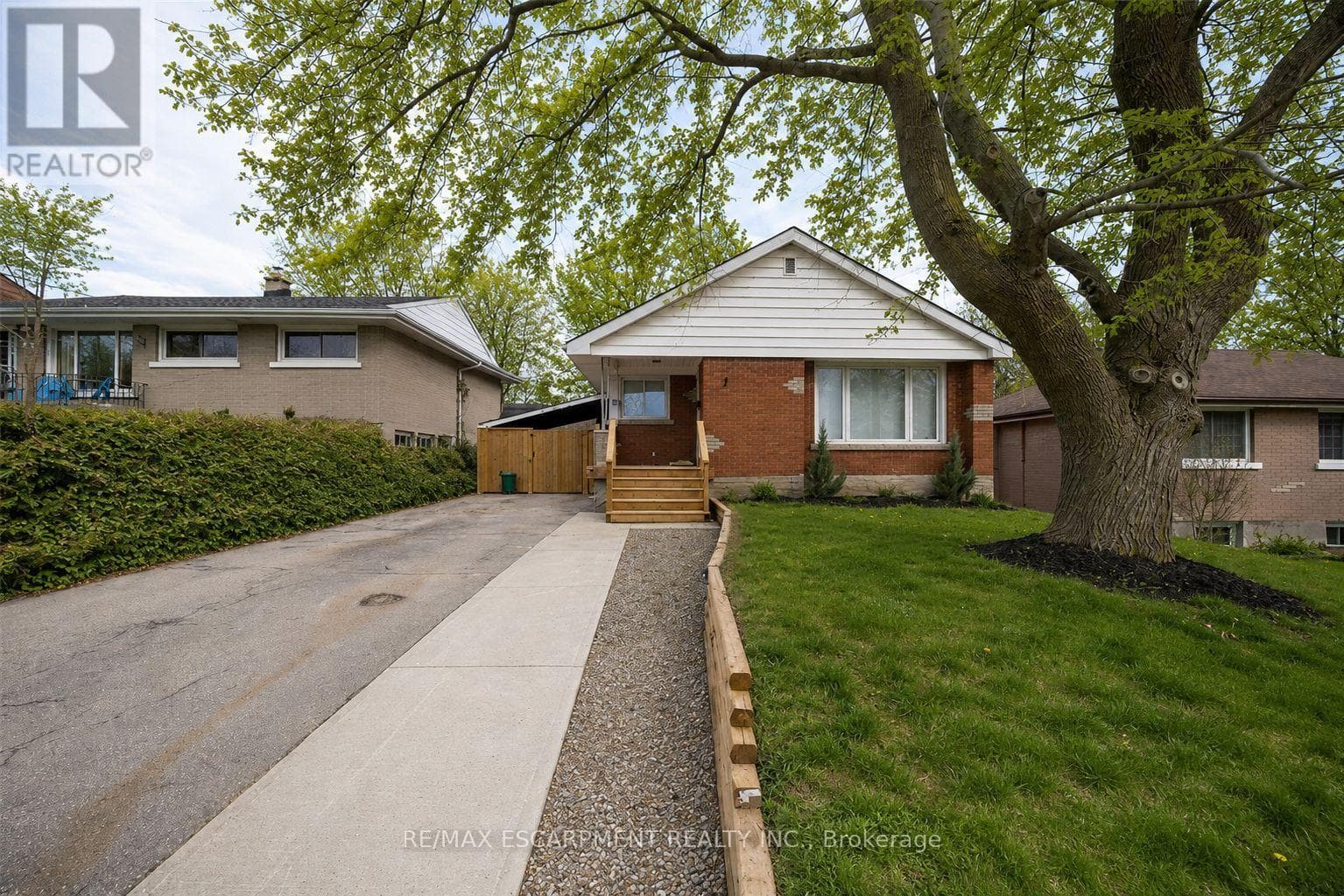 LOWER - 76 GLENVIEW AVENUE — photo 1