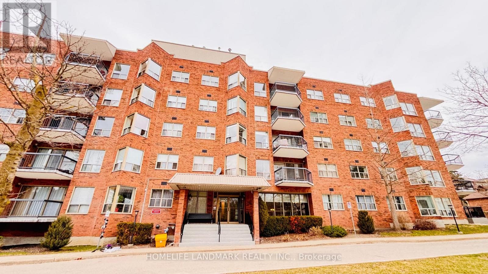 #207 - 300 KEATS WAY — photo 2