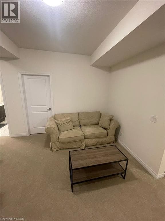 10 GUERNSEY Drive Unit# Lower — photo 3