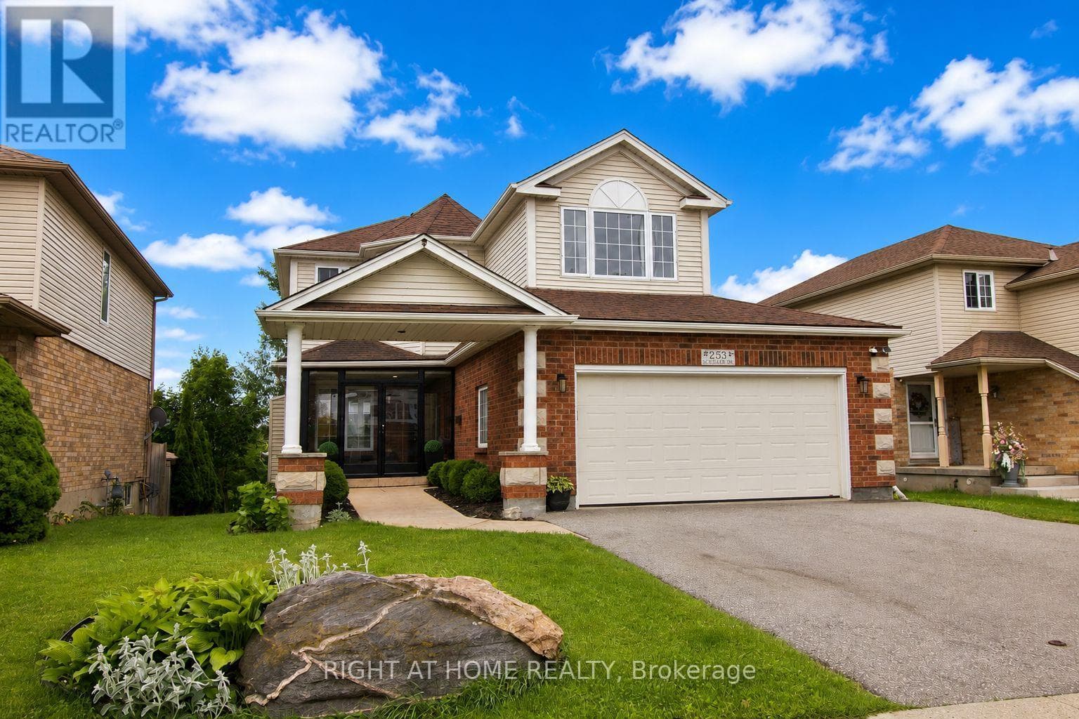 253 SCHNELLER DRIVE — photo 1