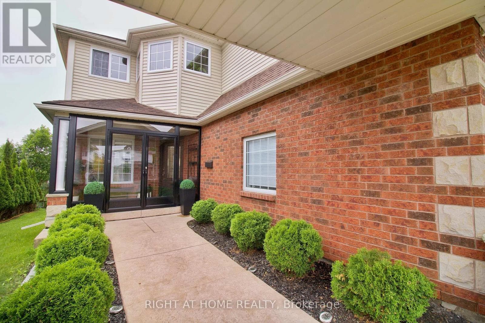 253 SCHNELLER DRIVE — photo 3