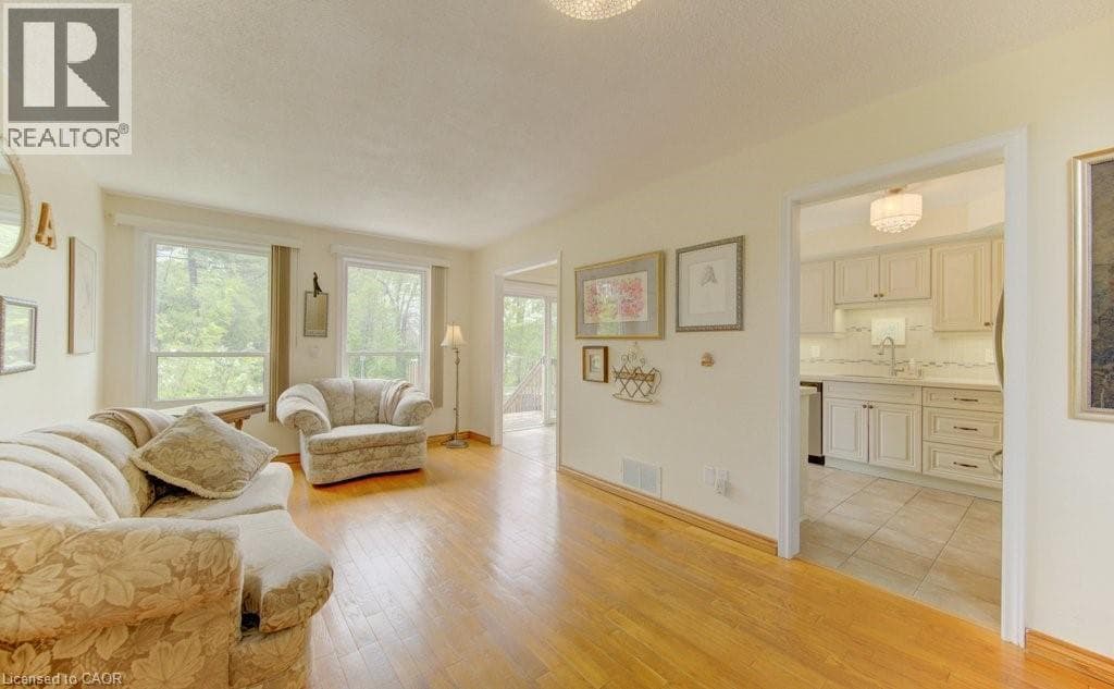 375 HOLIDAY INN Drive Unit# 28 — photo 3