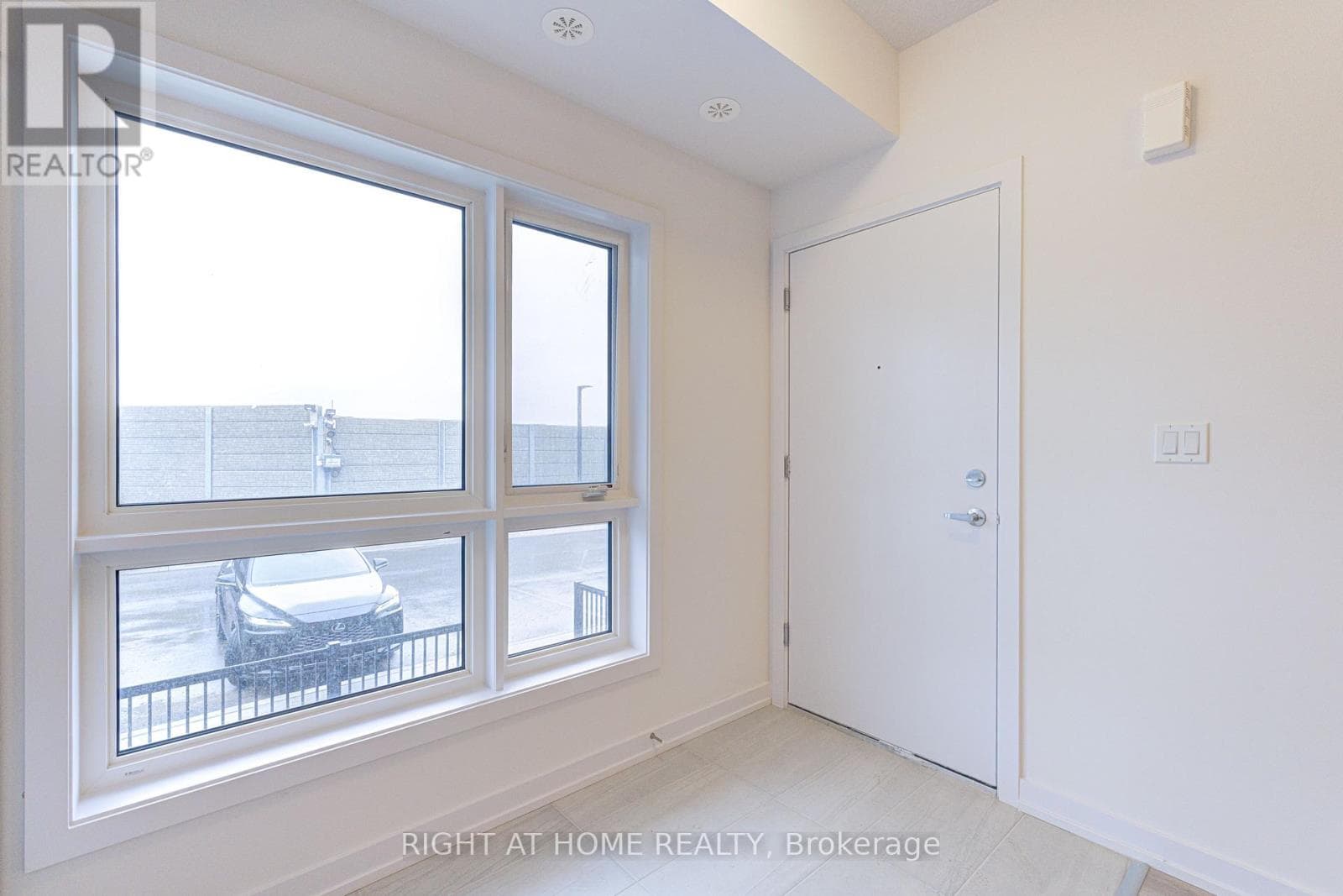 373(Q23) - 25 PALACE STREET — photo 2