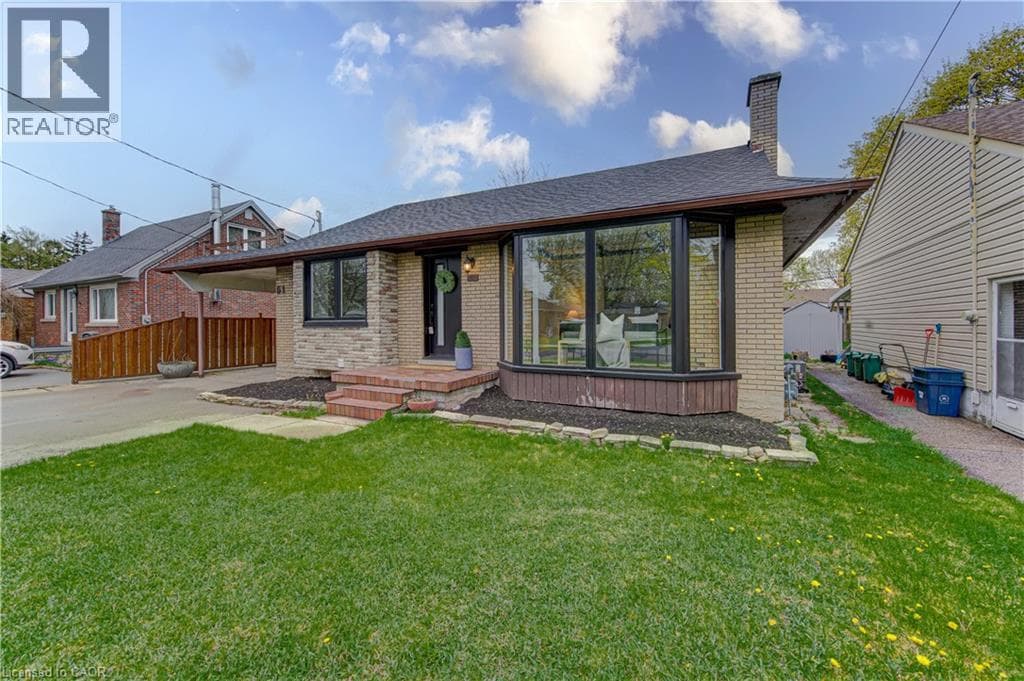 51 ROSEMOUNT Drive — photo 2