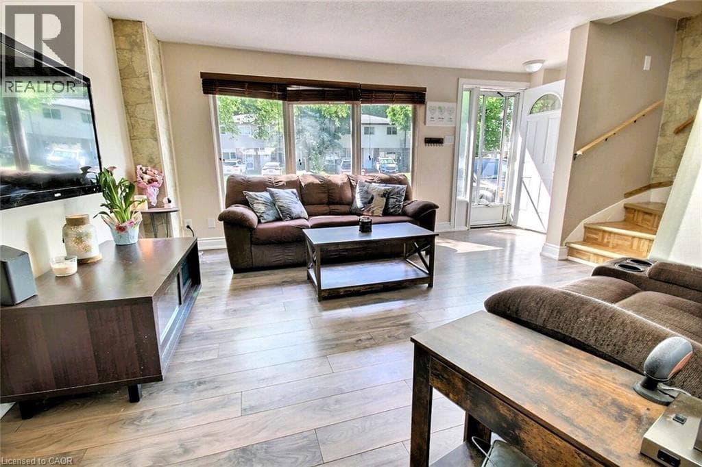 541 PARKVIEW Crescent — photo 3