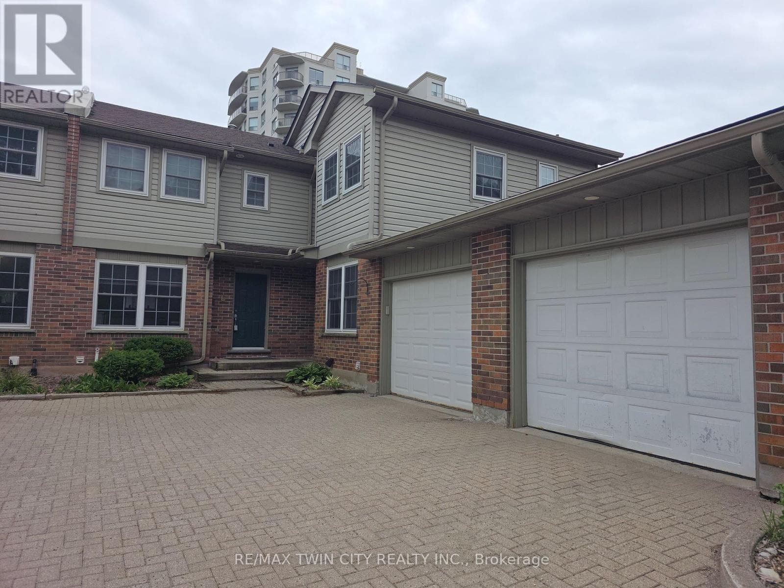 6 - 250 KEATS WAY — photo 1