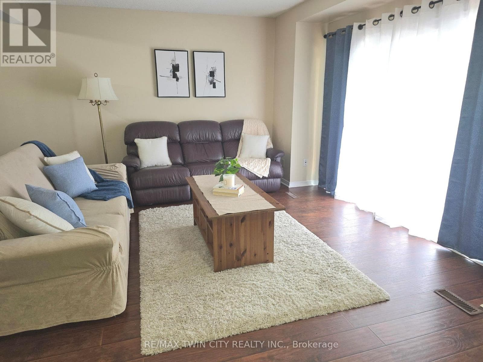 6 - 250 KEATS WAY — photo 2