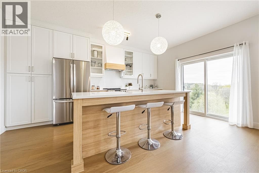 546 BENNINGER Drive — photo 3