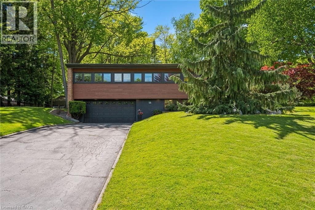 16 PARKWOOD Drive — photo 2