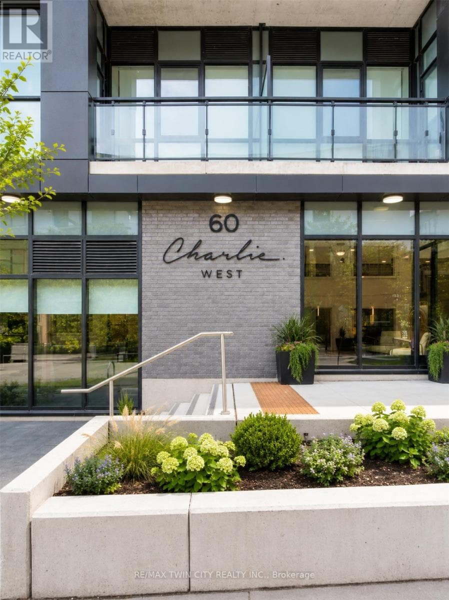 1402 - 60 CHARLES STREET W — photo 2