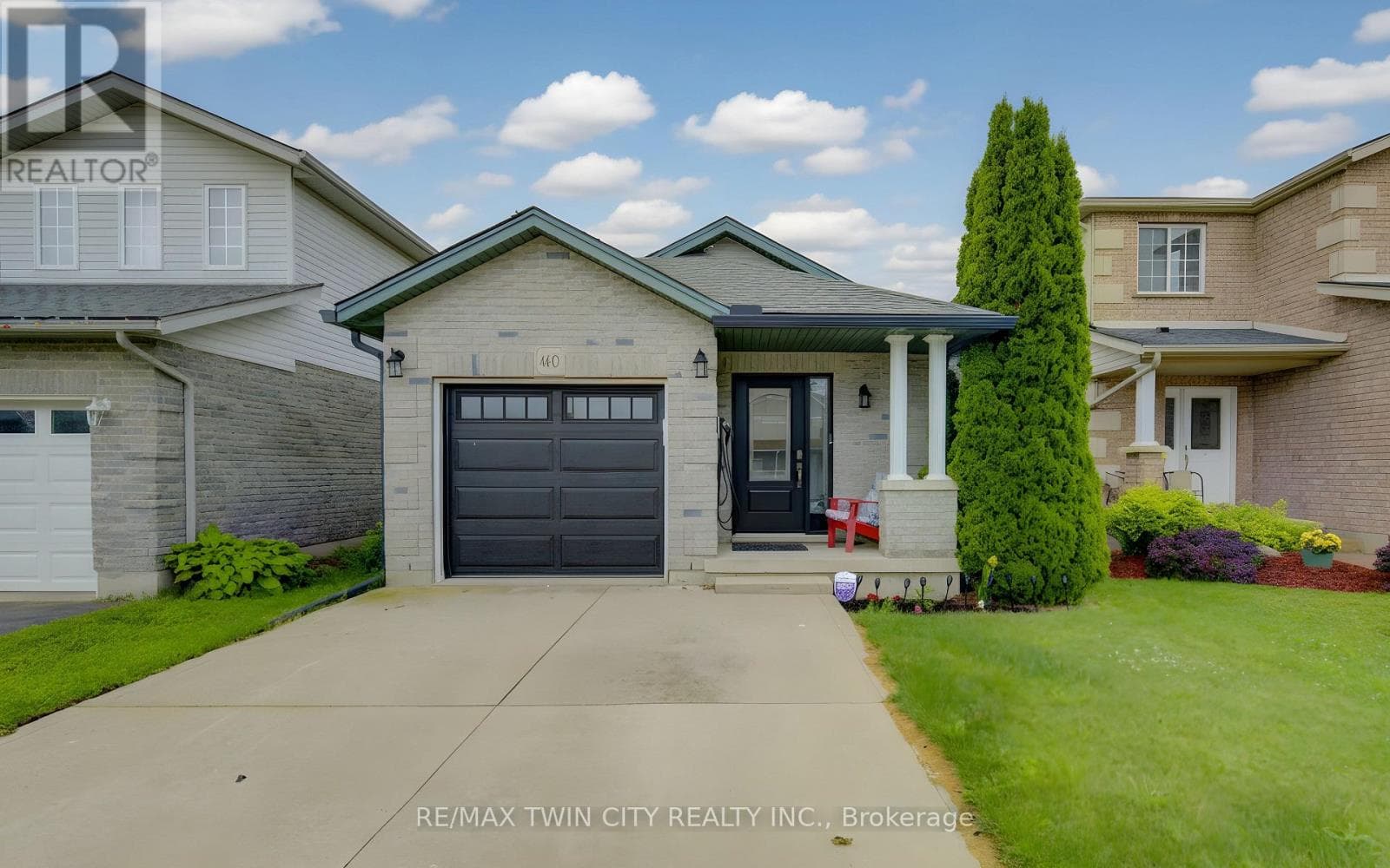 460 LANGLAW DRIVE — photo 1