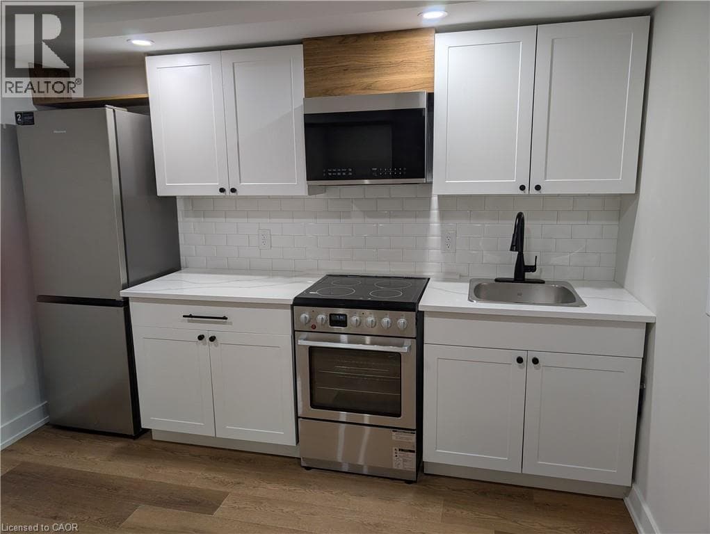 10 WEAVER Street Unit# Lower — photo 2