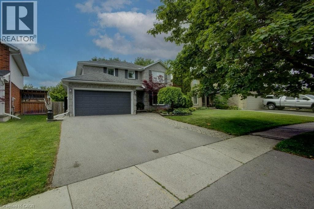 57 ROBERTSON Crescent — photo 3