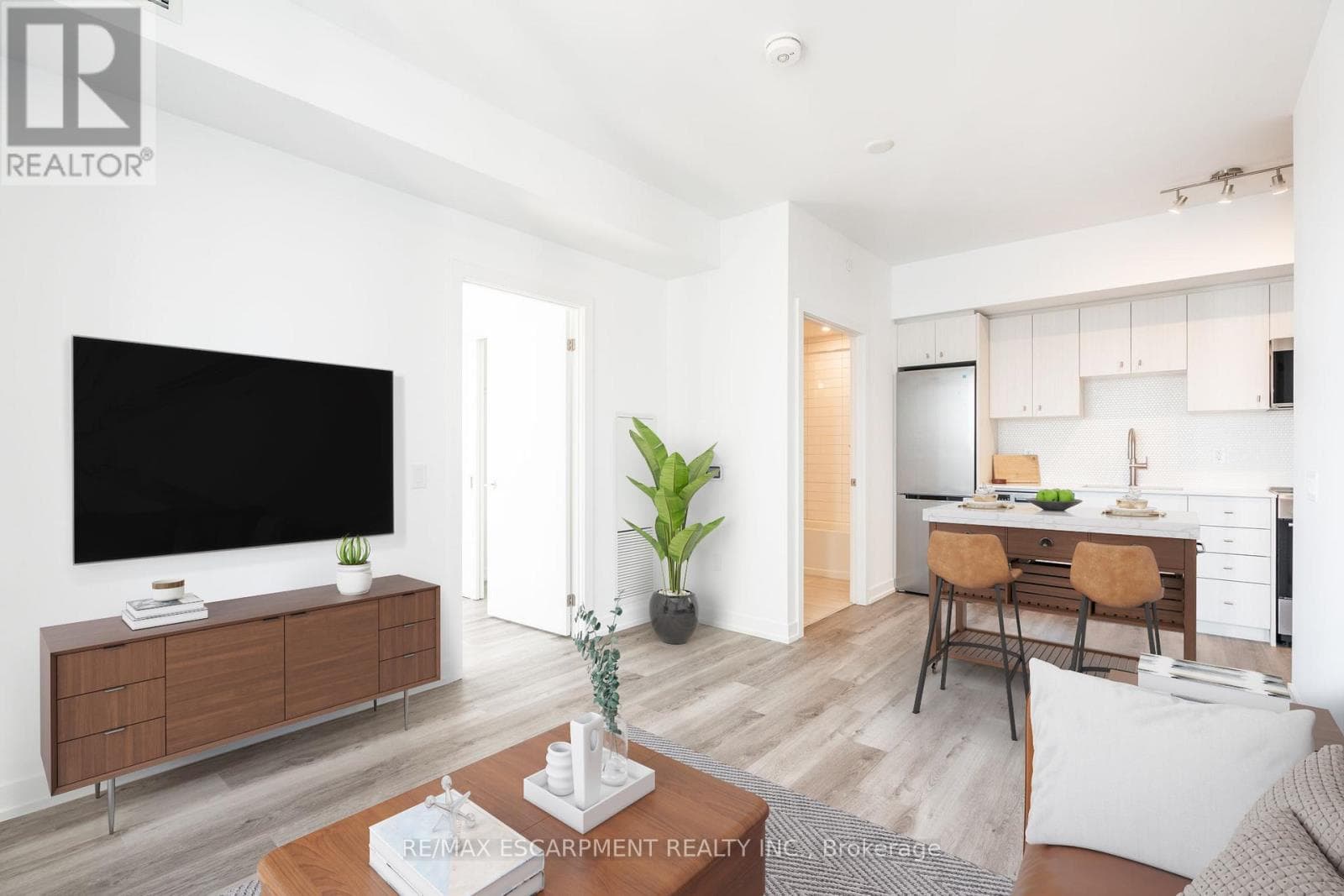 1102 - 15 WELLINGTON STREET S — photo 1