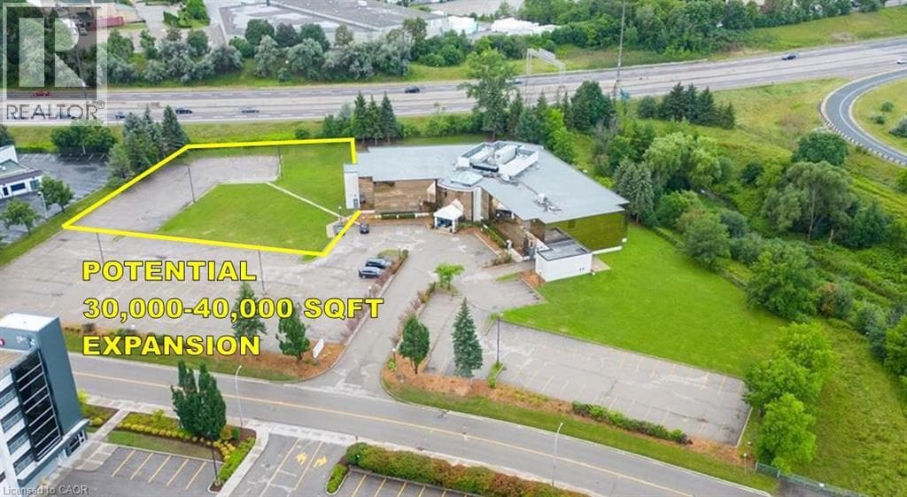 575 RIVERBEND Drive — photo 2