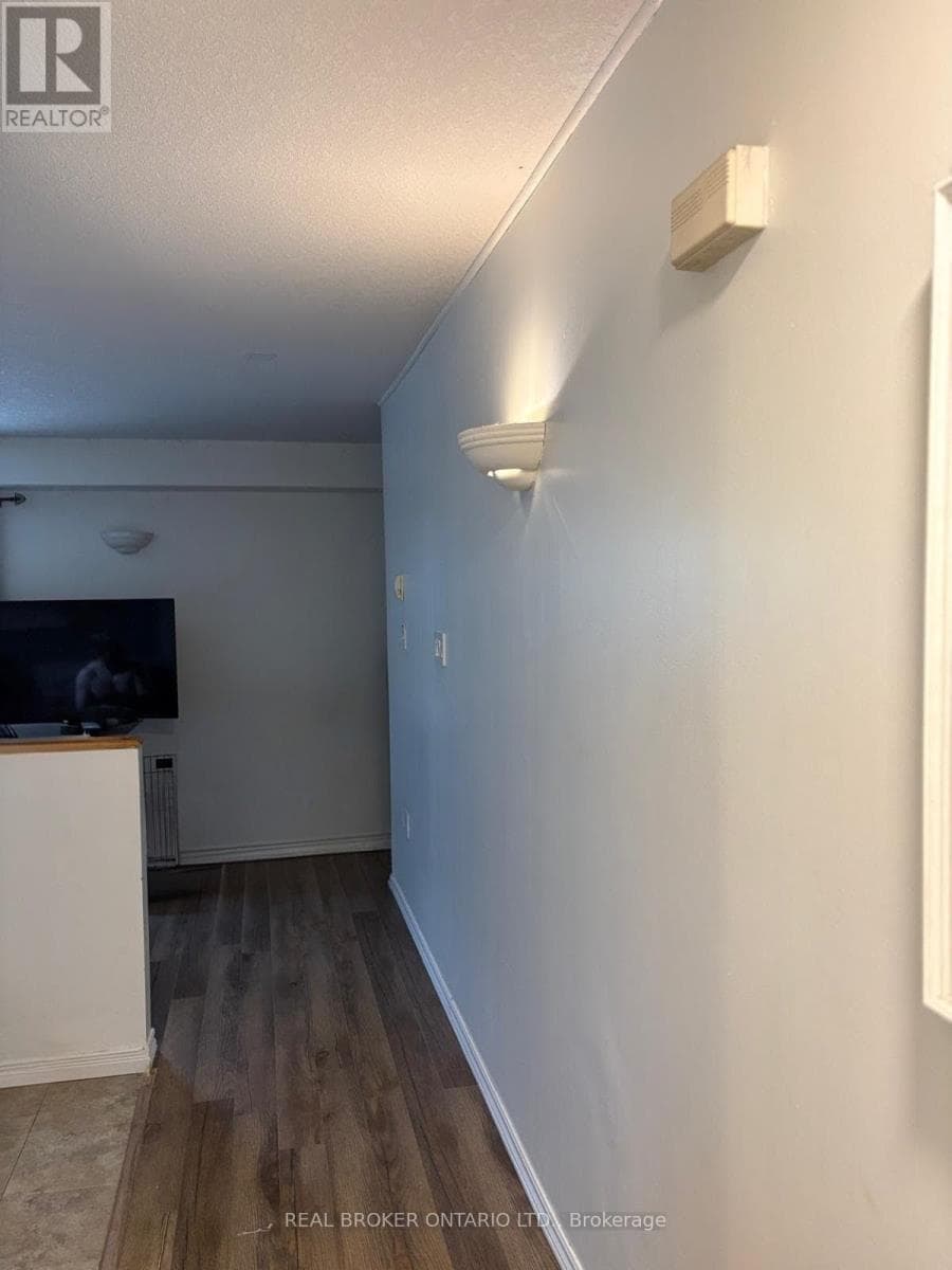 3 - 52 WELLINGTON STREET — photo 3