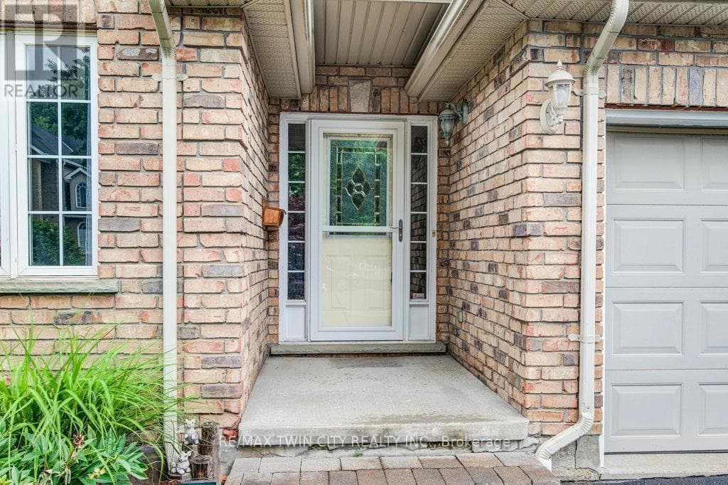 670 SALZBURG DRIVE — photo 3