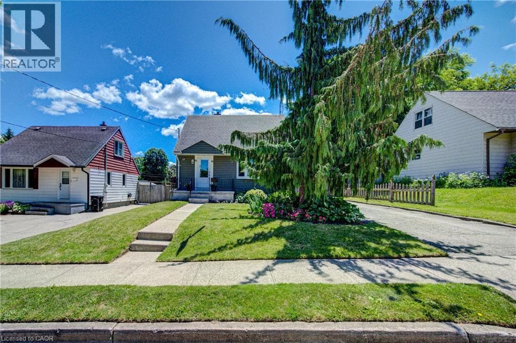 93 STEWART Avenue — photo 3