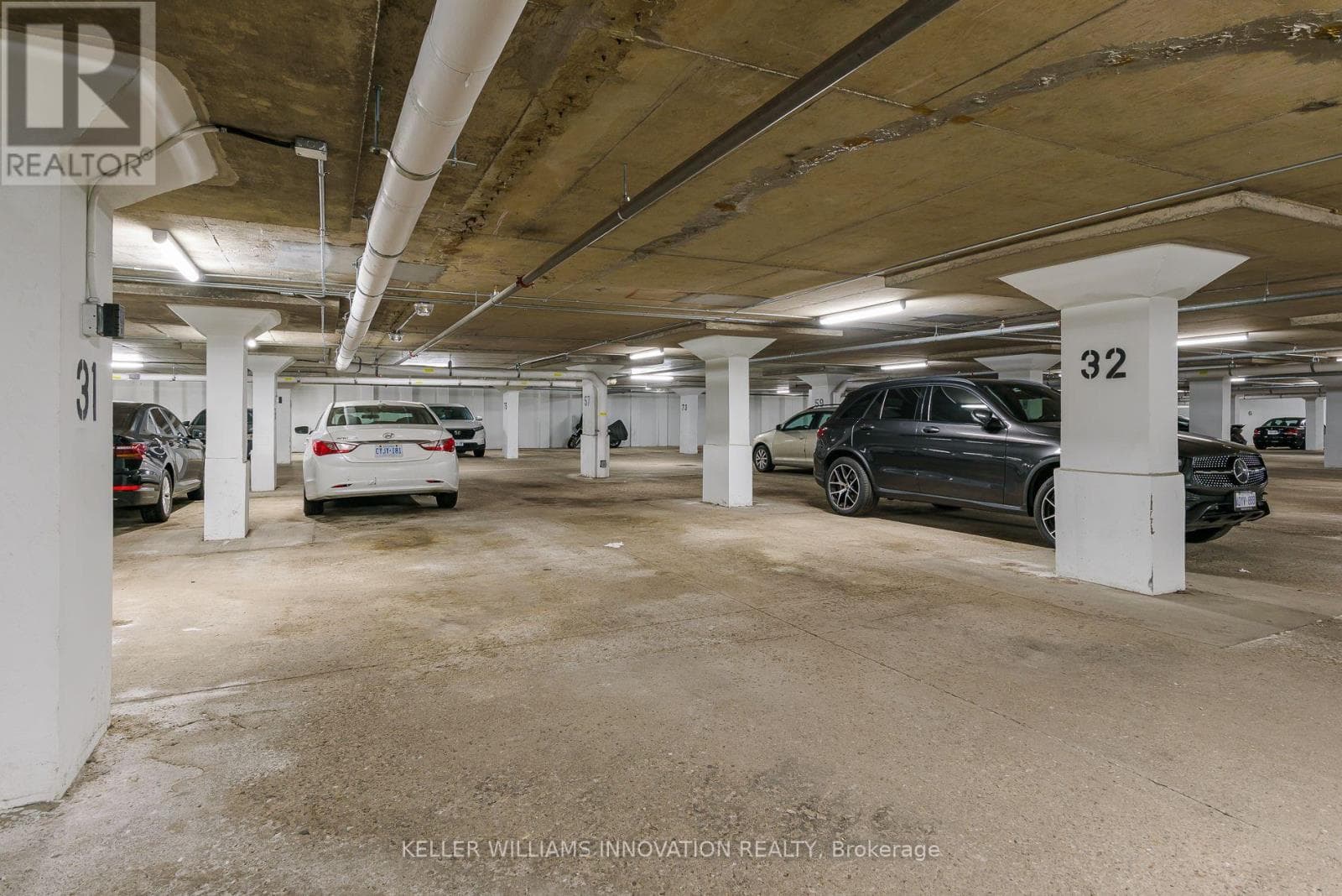 32 - 121 UNIVERSITY AVENUE E — photo 3