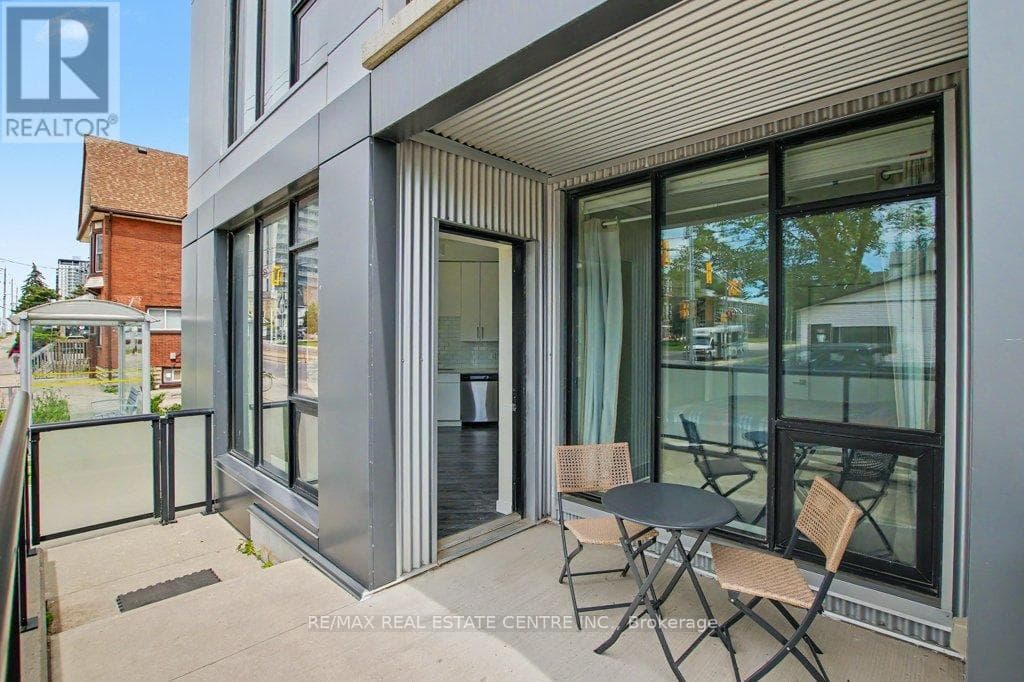101 - 690 KING STREET W — photo 1
