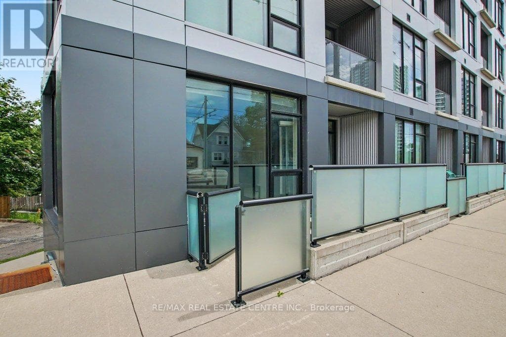 101 - 690 KING STREET W — photo 2