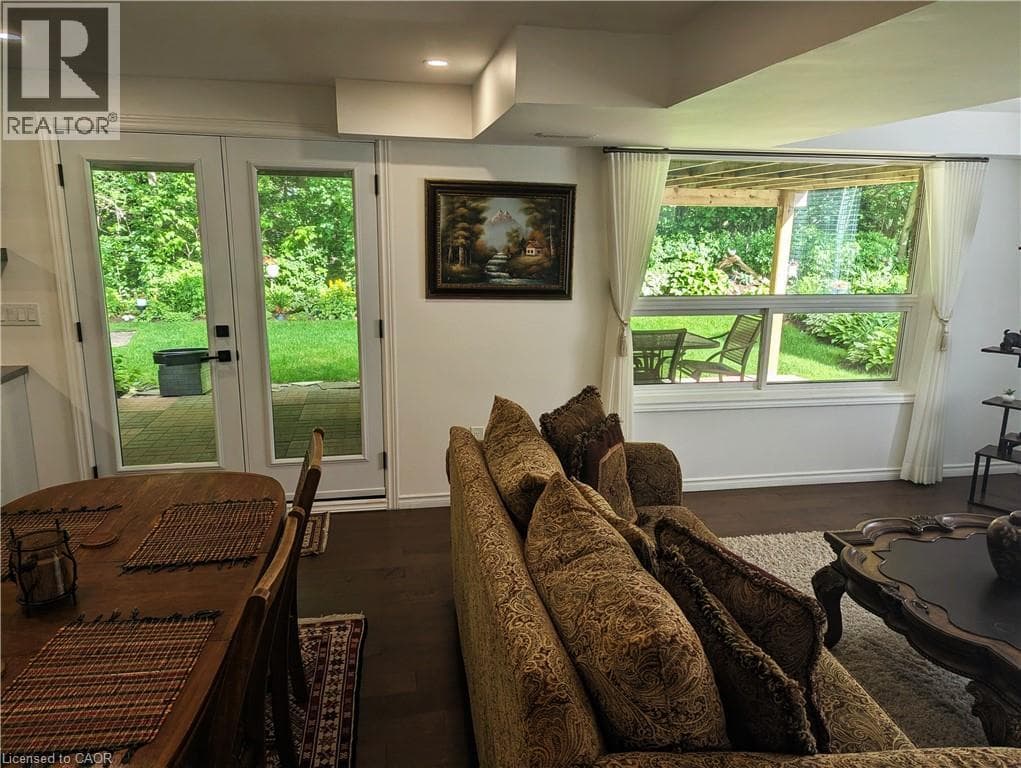 561 MARL MEADOW Crescent Unit# LOWER — photo 1