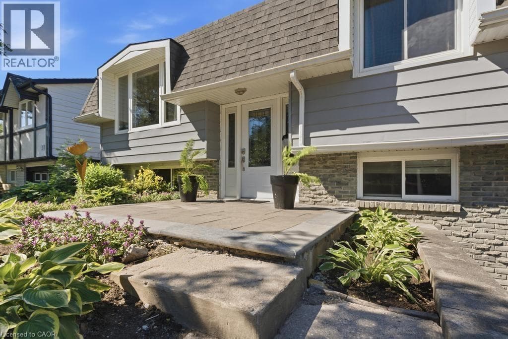 14 GATEWAY Drive — photo 3