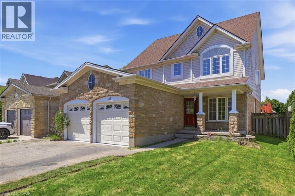 43 DECARO Crescent — photo 2