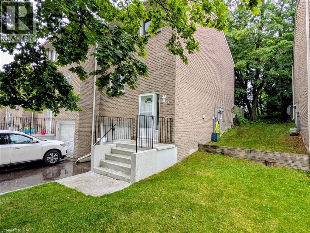 121 MORGAN Avenue Unit# 7 — photo 1