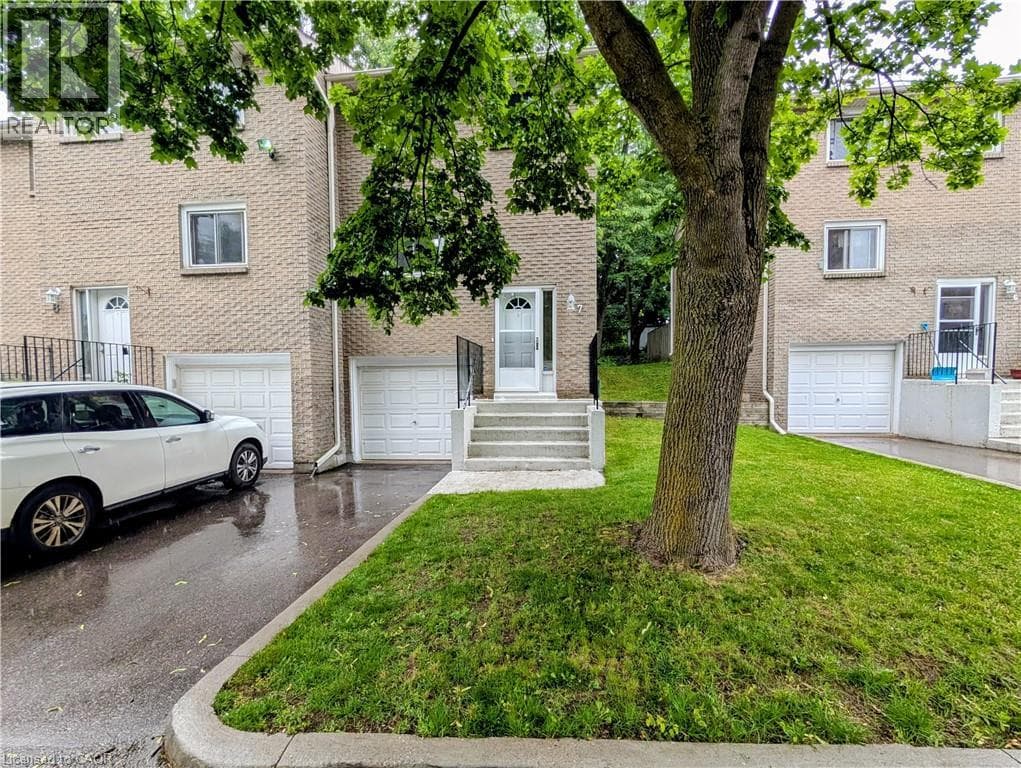 121 MORGAN Avenue Unit# 7 — photo 2