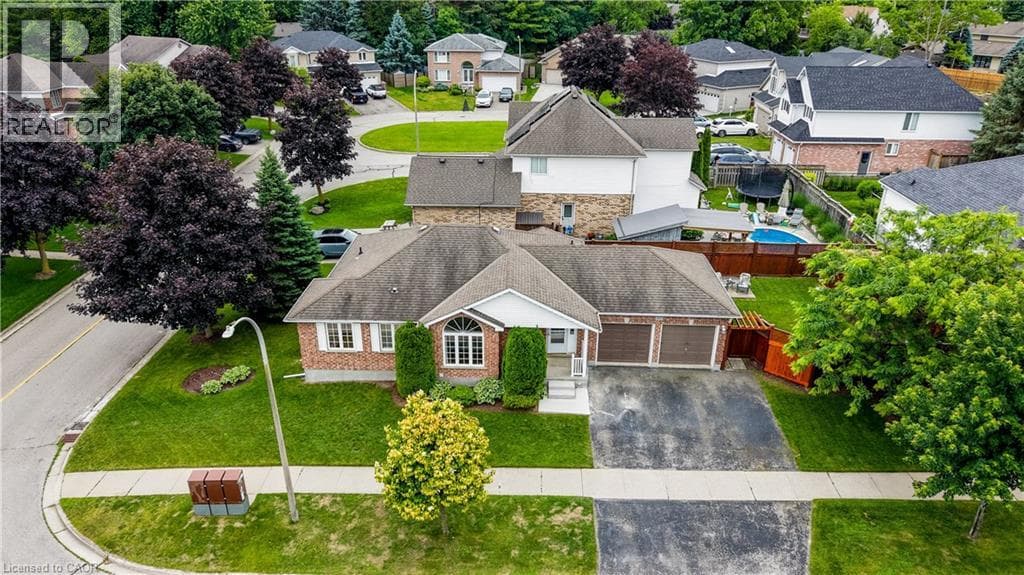 27 CHANDOS Drive — photo 3