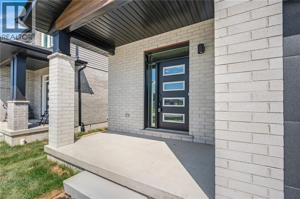 52 MOON Crescent — photo 3