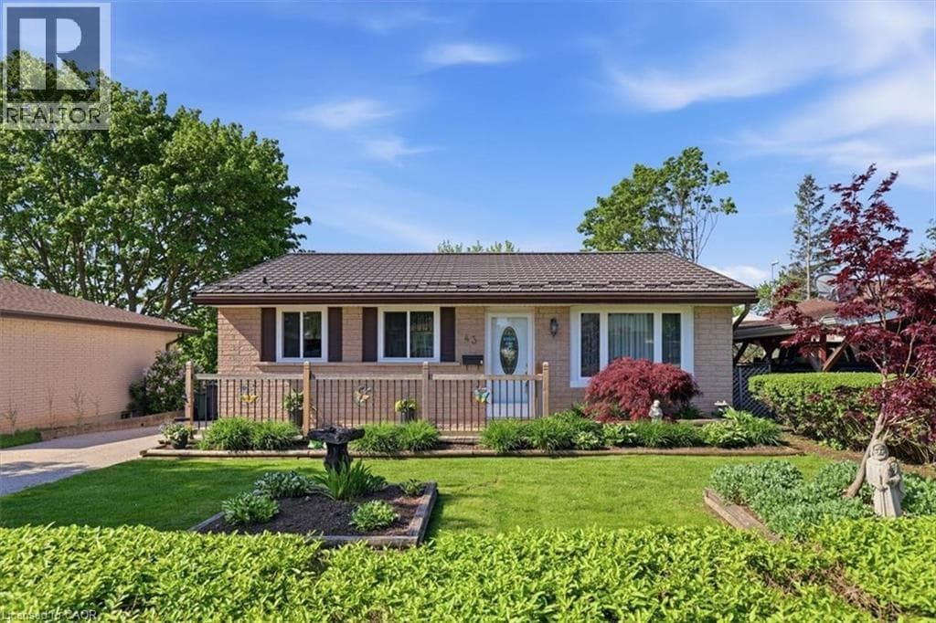 43 MCILWRAITH Crescent — photo 1