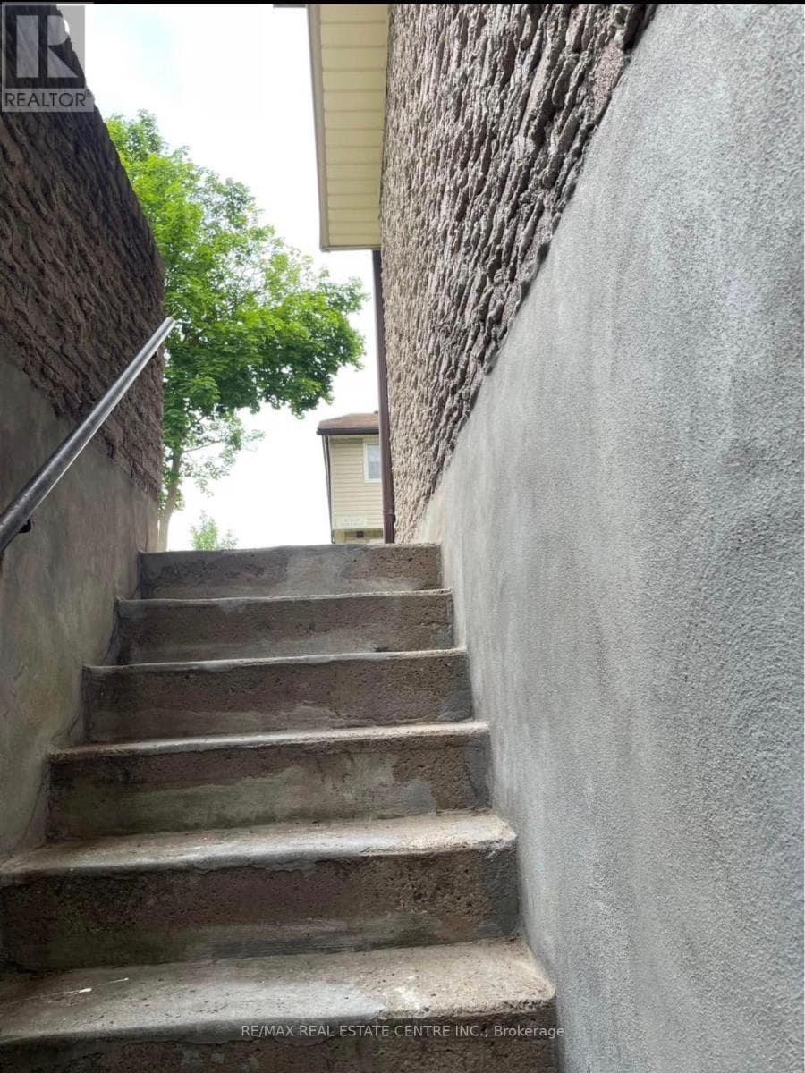 16 - 453 ALBERT STREET — photo 2