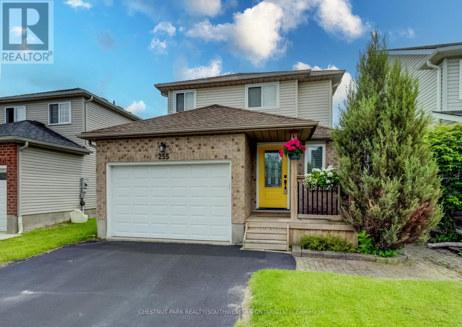 255 HIGHBROOK CRESCENT W — photo 2