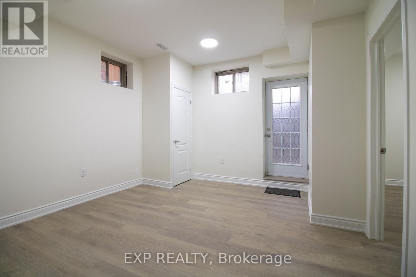 55 WILLIAM DUNLOP STREET — photo 2