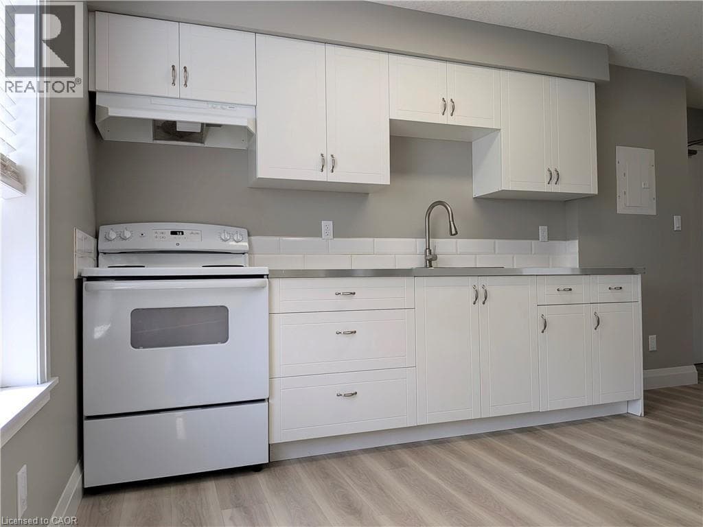 135 N WELLINGTON Street N Unit# 9 — photo 2