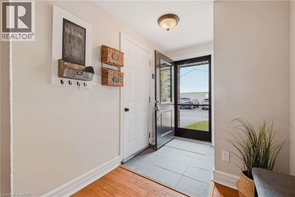 2 WORTON Avenue Unit# 4 — photo 3