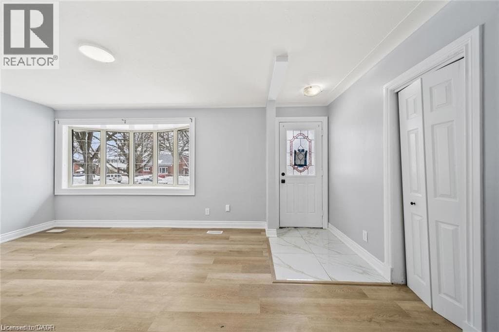 40 DONALD Street — photo 2
