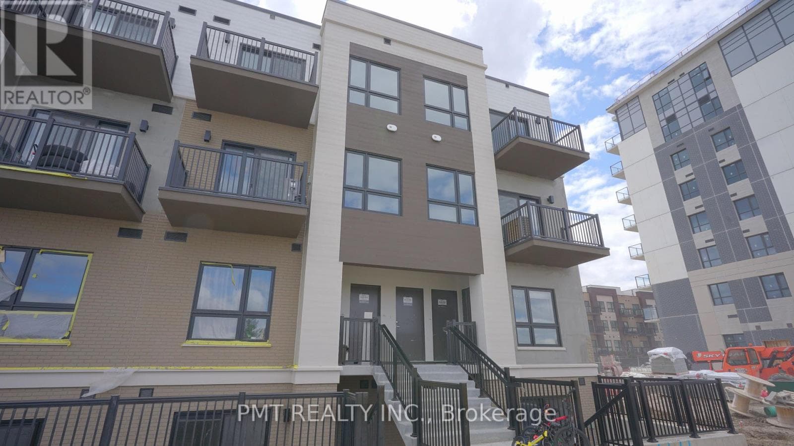 R27 - 25 PALACE STREET — photo 1