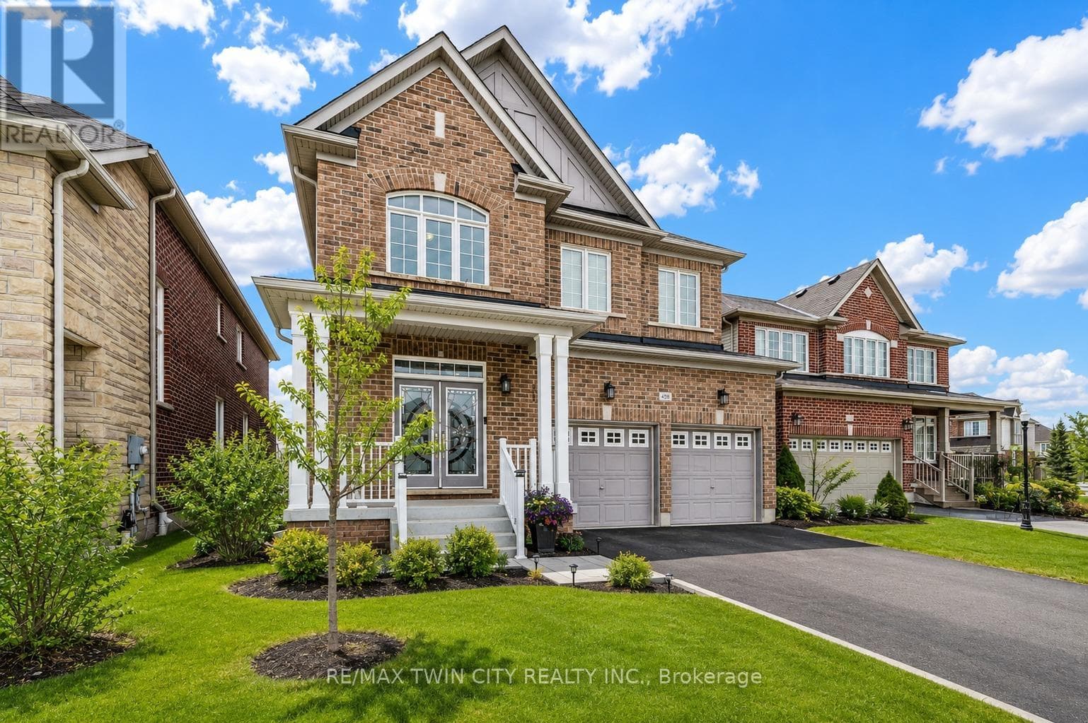 498 THOMAS SLEE DRIVE — photo 2